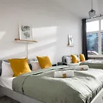 Sonnig & Helle Wohnung Alexanderplatz In 15Min Zu Erreichen, Herthastrasse Sehr Schoen Und Gross Fuer Gruppen Geeignet