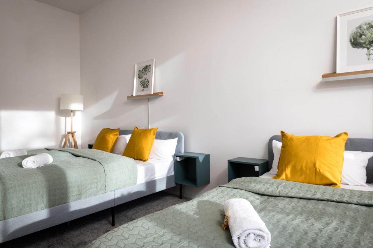 Appartement Sonnig & Helle Alexanderplatz In 15min Zu Erreichen, Herthastrasse Sehr Schoen Und Gross Fuer Gruppen Geeignet Berlijn