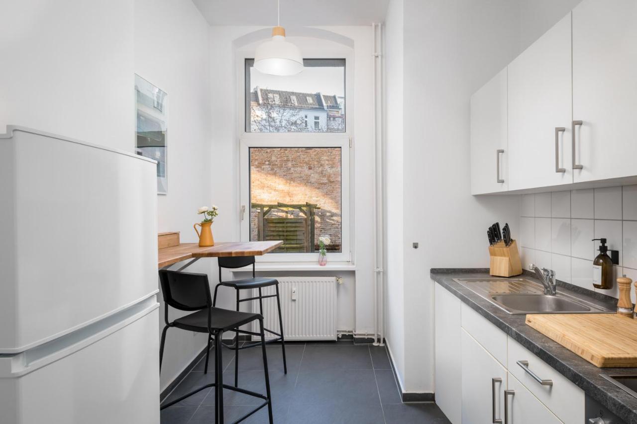 Sonnig & Helle Alexanderplatz In 15min Zu Erreichen, Herthastrasse Sehr Schoen Und Gross Fuer Gruppen Geeignet Appartement *