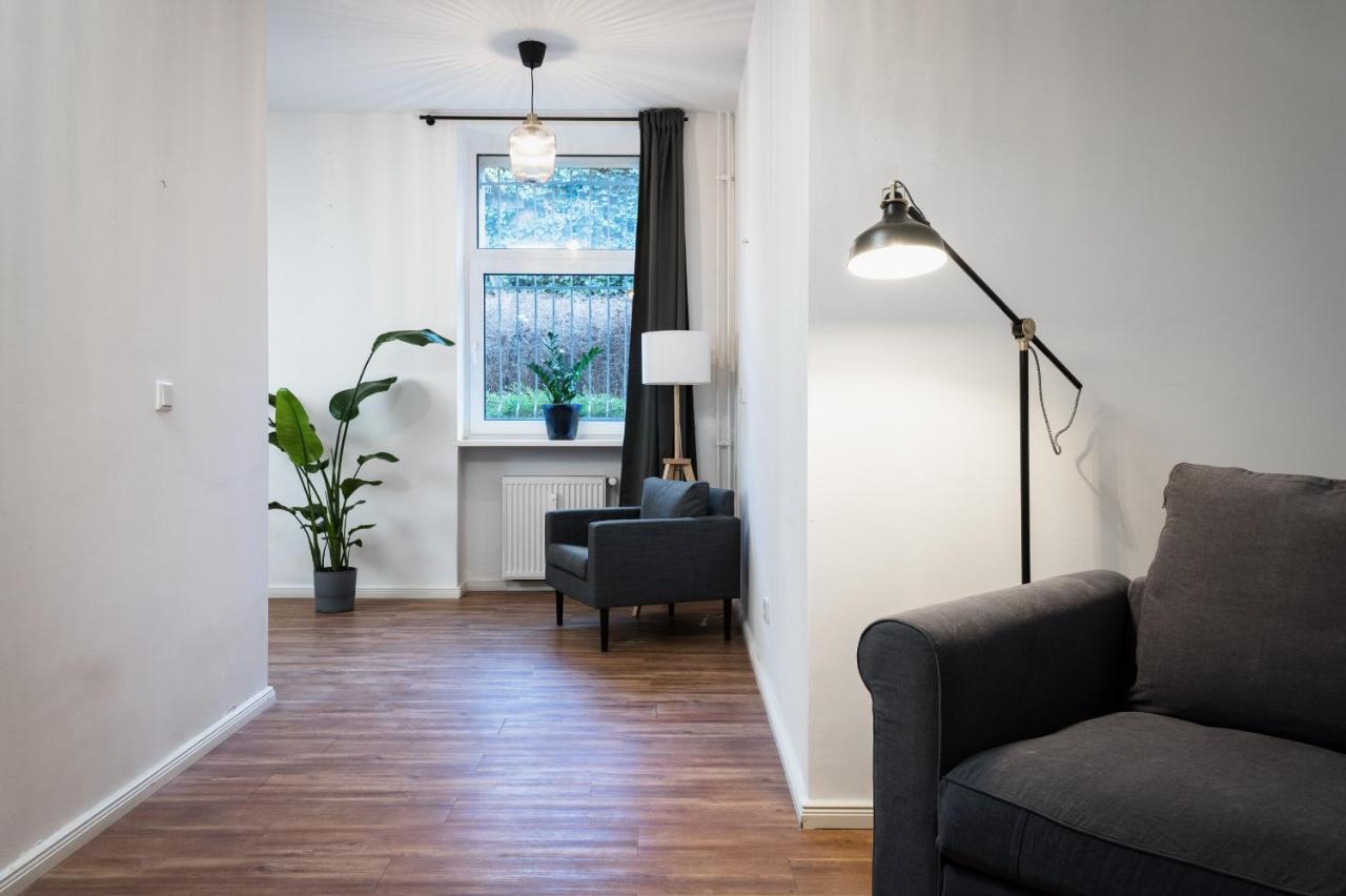 Appartement Sonnig & Helle Alexanderplatz In 15min Zu Erreichen, Herthastrasse Sehr Schoen Und Gross Fuer Gruppen Geeignet