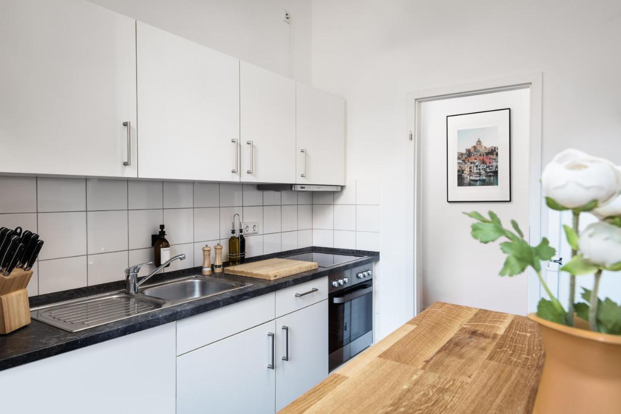 Appartement Sonnig & Helle Alexanderplatz In 15min Zu Erreichen, Herthastrasse Sehr Schoen Und Gross Fuer Gruppen Geeignet
