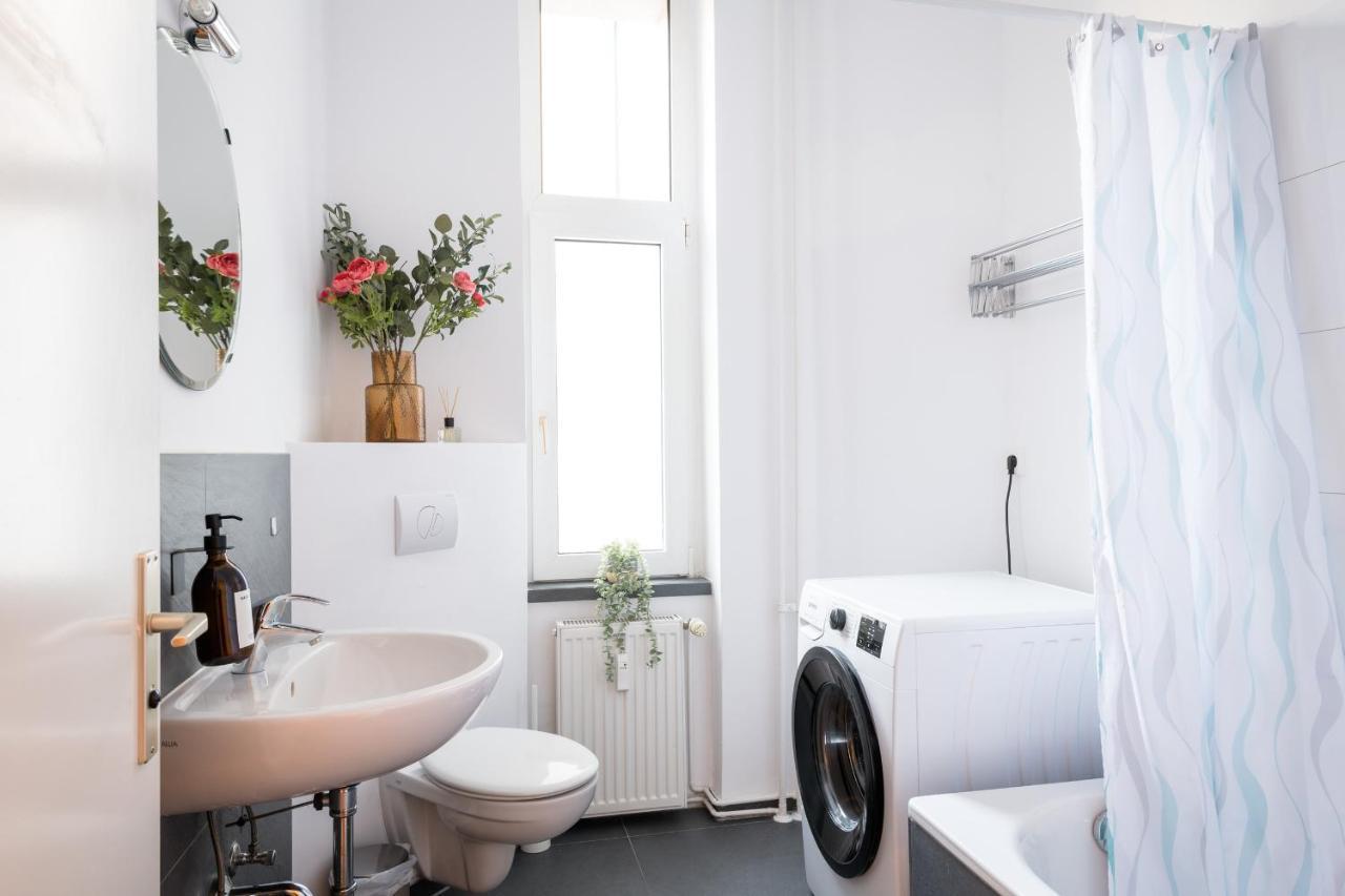 Appartement Sonnig & Helle Alexanderplatz In 15min Zu Erreichen, Herthastrasse Sehr Schoen Und Gross Fuer Gruppen Geeignet Berlijn