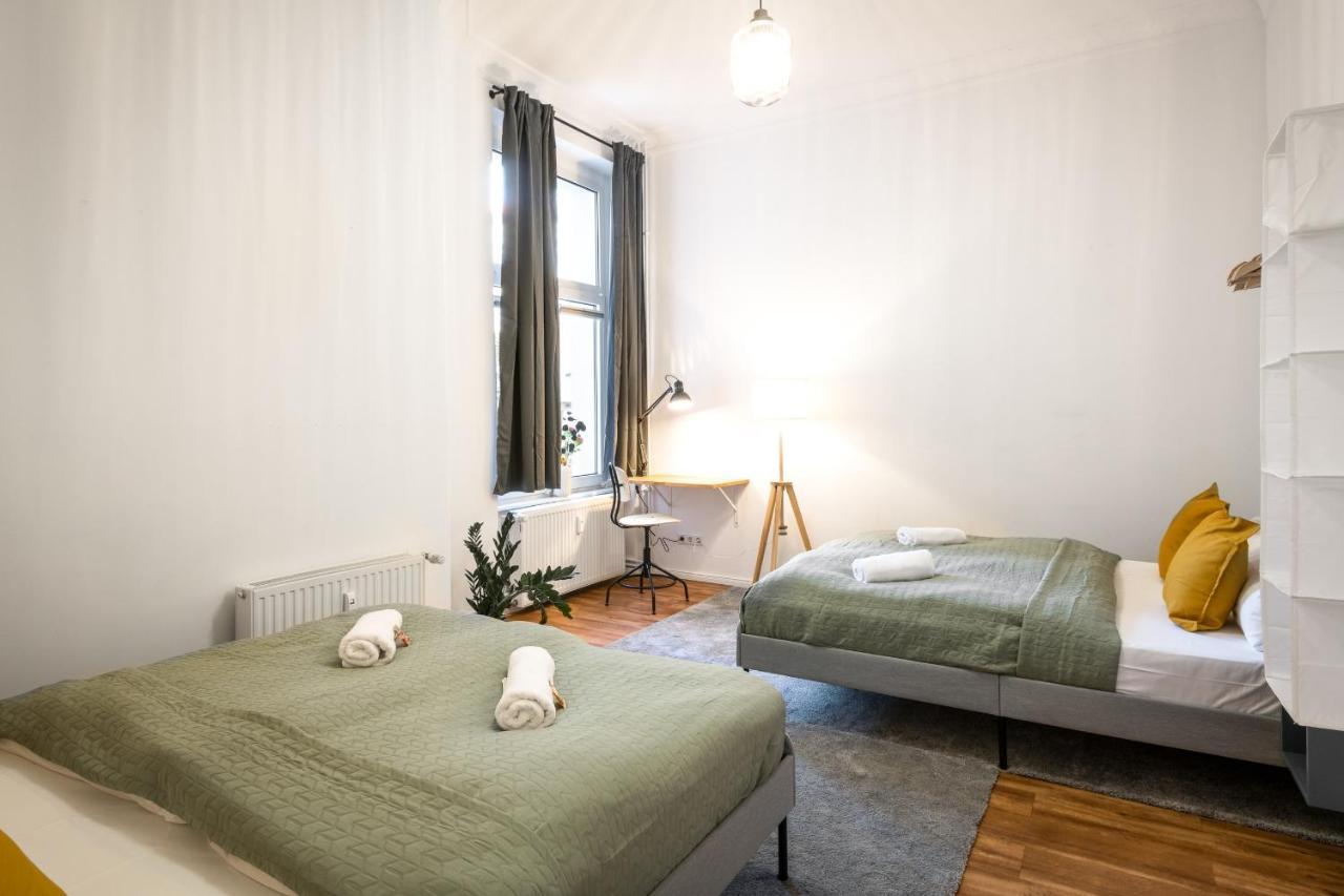 Appartement Sonnig & Helle Alexanderplatz In 15min Zu Erreichen, Herthastrasse Sehr Schoen Und Gross Fuer Gruppen Geeignet *